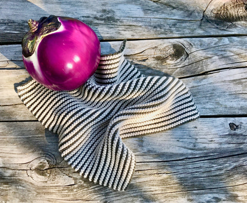 Le Savon, www.lesavon.ch, Spültuch Bio Baumwolle / Spültuch / Scheuertuch / Lappen / Topflappen, Swiss Made, Stricken, Gestrickt, Baumwolle, gesticktes Spültuch, gestrickt, Schweiz, Schweizer Handwerk, Küche, Küchentextilien, Kitchen clothing