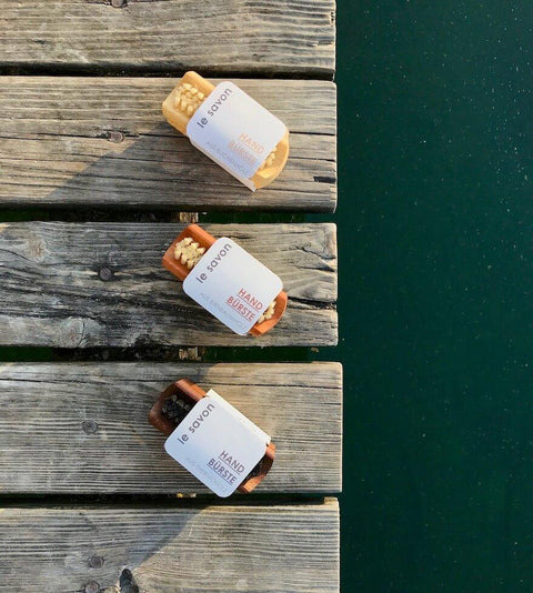 Handbürste, Bürste, Nagelbürste, Le Savon, lesvaon.ch, Waschen, Bürsten, Borsten, Handwaschen, Hände waschen, Thermoholz, Holz, Buchenholz, Birnbaum