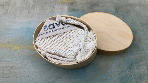 Le Savon, Seifensäckli, Schweizer Textilien, Swiss Made, Seifensäckli, Soap Pouch, Soap Saver, Spandose, Holzdose, Holzbox, Wooden Box, Oval